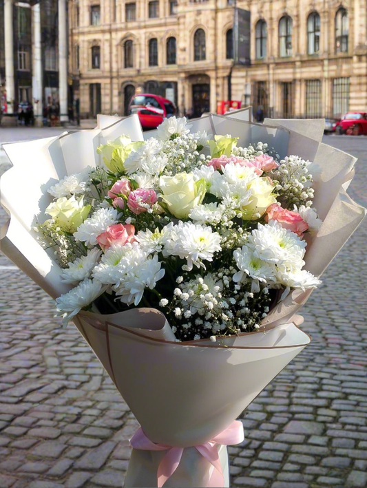 Chrysanthemum with pink / white Rose and Baby's breath Luxury Bouquet